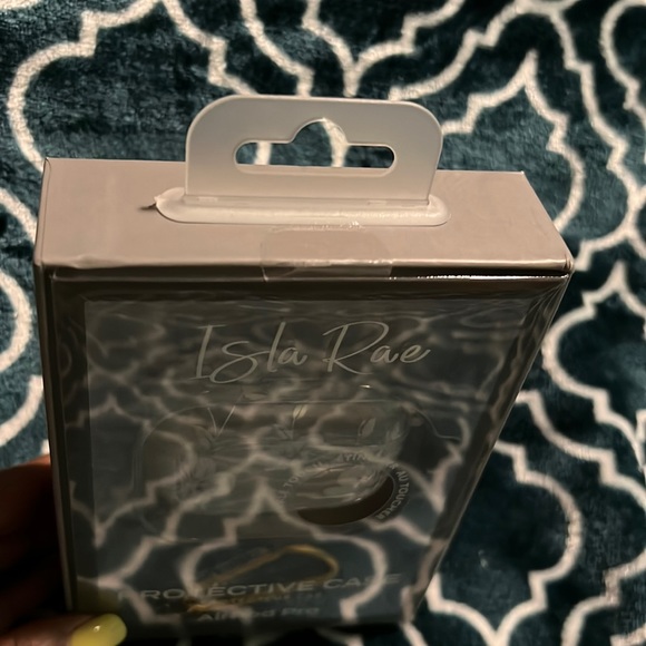 NWT Floral Holographic AirPod Pro Protective Wireless Charging Case & Hook Clip! - Picture 5 of 5